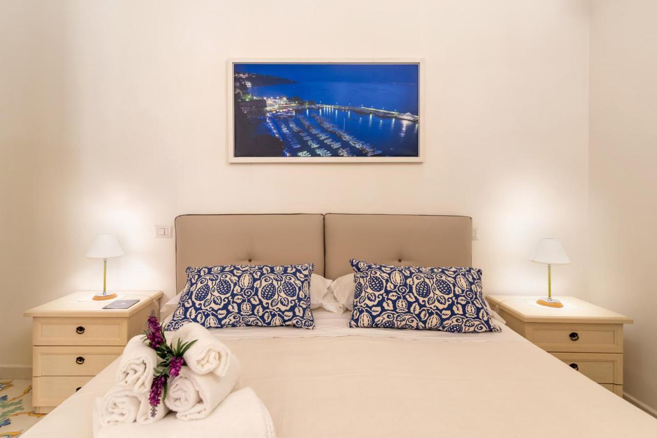 Comfy Apt 4 Sleeps Right In The Centre Sorrento Exterior photo